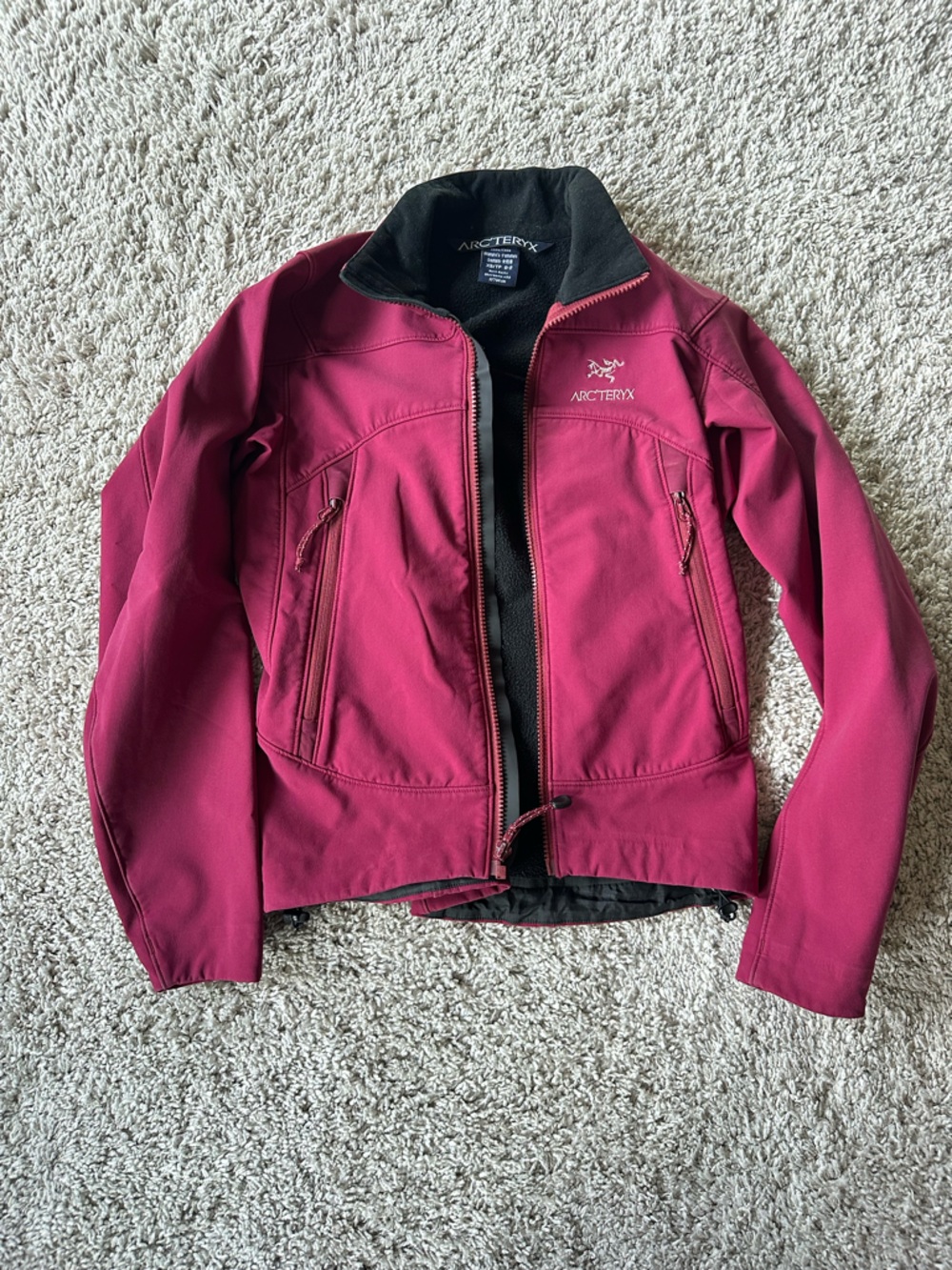 SOLD* Arc'teryx Women's vintage 2000s Magenta Softshell Jacket